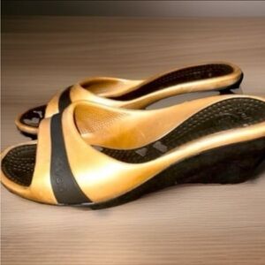 Crocs Sassari Wedge heels, Women’s size 9